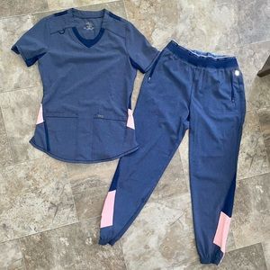 Cherokee Infinity Scrub Set. XS top/S bottoms.